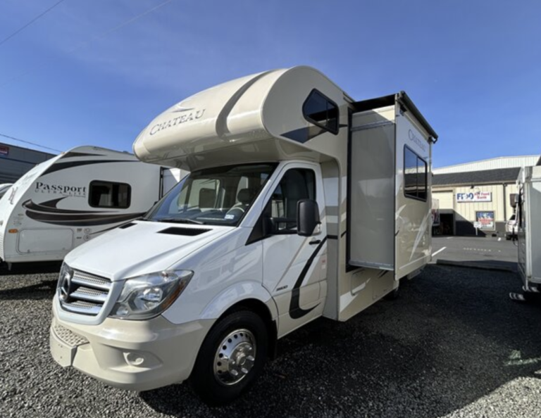 2017 Thor Chateau Sprinter Series 24HL for sale in Portland OR